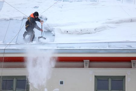 Roof snow removal